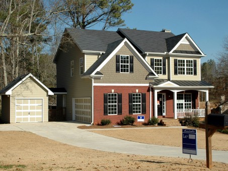 Londony, Centrum 148 m², plot 588 m²